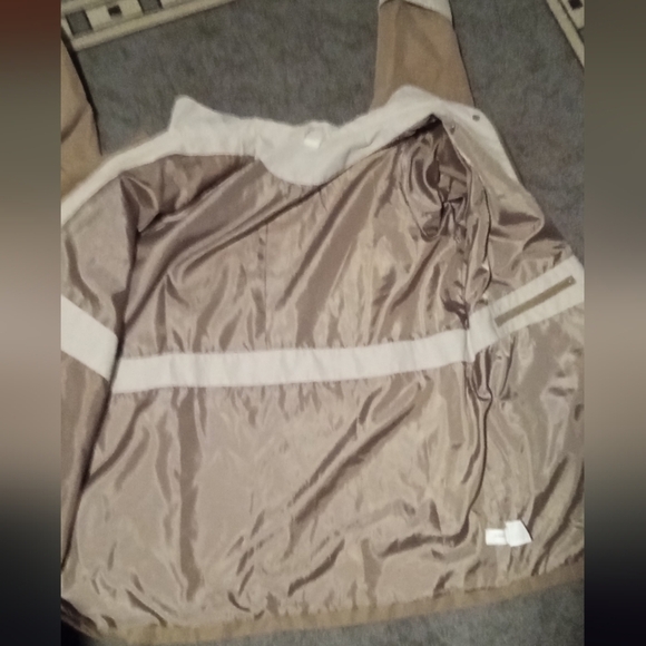 Vintage women's XL waterproof jacket. - Picture 4 of 5